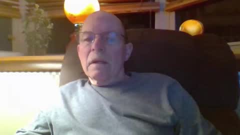 Snapshot of aguynrkfrd chatting on 02-15-26, 10:58 aguynrkfrd online show from 02-15-26, 10:58