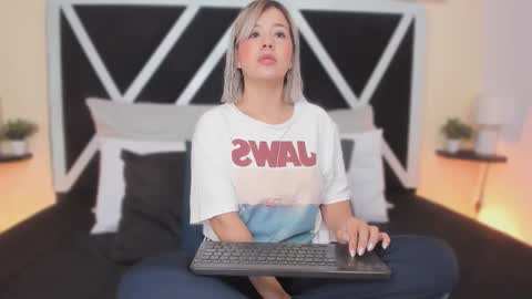 Ahmara  online show from 12-20-25, 12:01