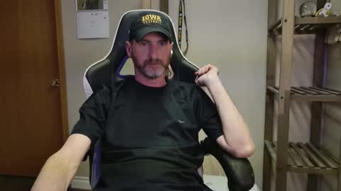 AhShucks online show from 04-10-26, 03:23