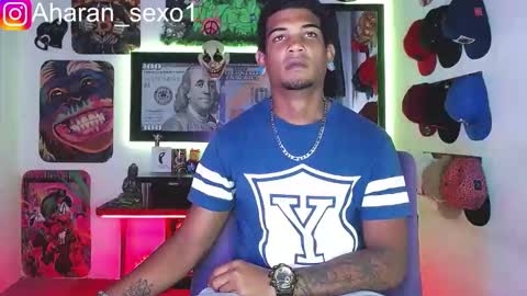 Snapshot of aharon_sexo1 chatting on 02-16-25, 03:37 Aharon Zamora online show from 02-16-25, 03:37