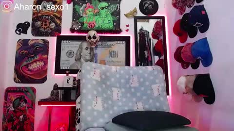 Snapshot of aharon_sexo1 chatting on 02-23-25, 03:35 Aharon Zamora online show from 02-23-25, 03:35