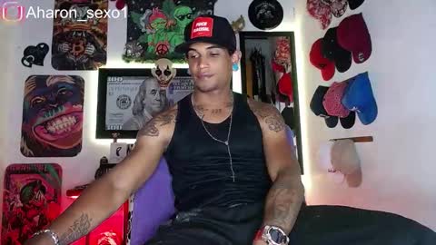 Snapshot of aharon_sexo1 chatting on 02-26-25, 03:53 Aharon Zamora online show from 02-26-25, 03:53