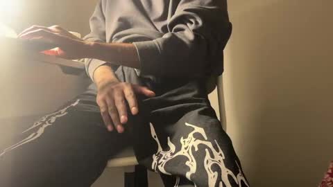 Snapshot of ahmedkhan632131 chatting on 02-02-26, 01:37 Dylan online show from 02-02-26, 01:37