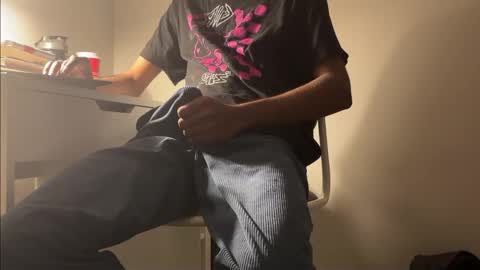 Snapshot of ahmedkhan632131 chatting on 02-19-26, 07:04 Dylan online show from 02-19-26, 07:04