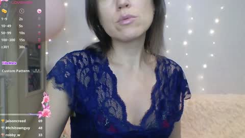 Snapshot of ahtena chatting on 12-30-24, 02:40 Ahtena online show from 12-30-24, 02:40