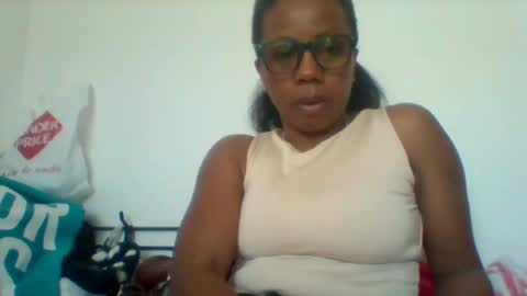 Snapshot of aicha_boobs chatting on 06-16-26, 07:44 Aicha boobs online show from 06-16-26, 07:44