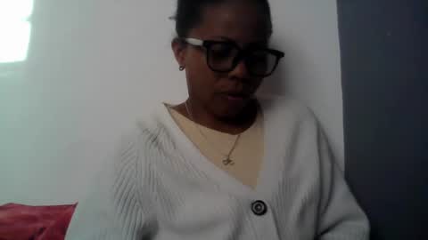 Snapshot of aicha_boobs chatting on 06-21-26, 01:35 Aicha boobs online show from 06-21-26, 01:35