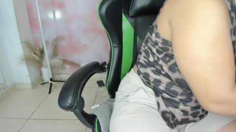 karoline  online show from 04-22-26, 09:38