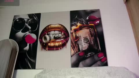 Aida  online show from 10-17-25, 12:08