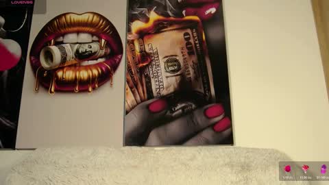 Aida  online show from 10-25-25, 08:55