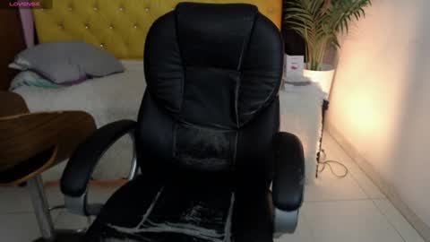 Snapshot of aidan_twink chatting on 01-24-25, 10:51 AIDAN online show from 01-24-25, 10:51