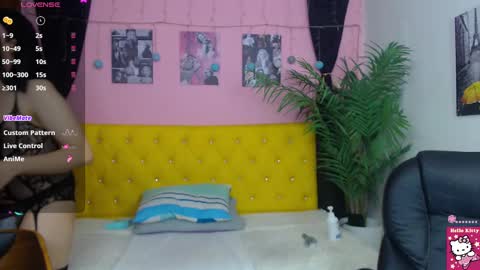 Snapshot of aidan_twink chatting on 02-15-25, 10:31 AIDAN online show from 02-15-25, 10:31