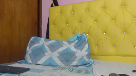 Snapshot of aidan_twink chatting on 02-19-25, 02:01 AIDAN online show from 02-19-25, 02:01