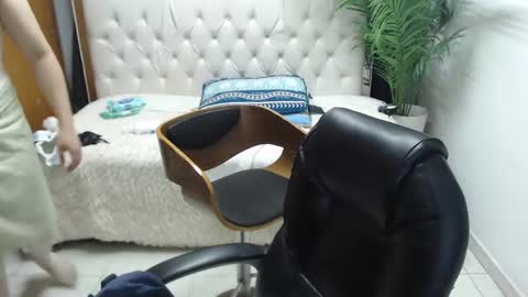 Snapshot of aidan_twink chatting on 10-03-25, 11:24 AIDAN online show from 10-03-25, 11:24