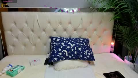 Snapshot of aidan_twink chatting on 10-30-25, 10:43 AIDAN online show from 10-30-25, 10:43