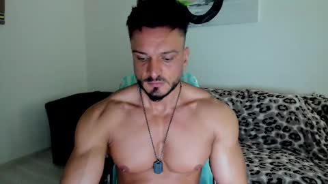 aidandark0 online show from 11-18-25, 09:36