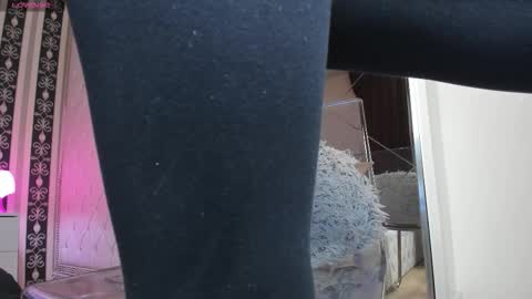 Snapshot of aidasina chatting on 10-24-25, 07:10 aidasina online show from 10-24-25, 07:10