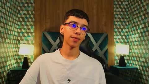 Snapshot of aiden_royce chatting on 11-02-25, 11:07 aiden_royce online show from 11-02-25, 11:07