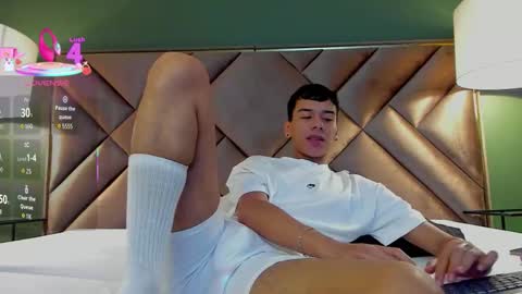 Snapshot of aiden_royce chatting on 11-28-25, 05:43 aiden_royce online show from 11-28-25, 05:43