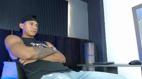 Snapshot of aiden_steel chatting on 09-21-25, 01:13 Aiden online show from 09-21-25, 01:13