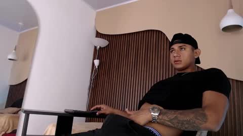 Snapshot of aiden_steel chatting on 09-24-25, 01:36 Aiden online show from 09-24-25, 01:36