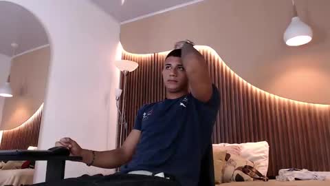 Snapshot of aiden_steel chatting on 10-10-25, 02:16 Aiden online show from 10-10-25, 02:16