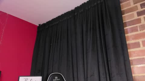 Ailyn online show from 03-21-26, 01:43