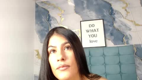 Ailyn online show from 04-21-26, 02:51