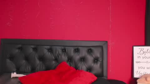 Ailyn online show from 04-30-26, 01:12