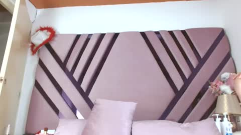 aiilynsmiith online show from 07-11-26, 06:16