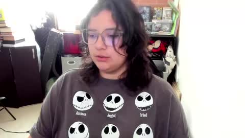 Catalina online show from 10-12-25, 04:06