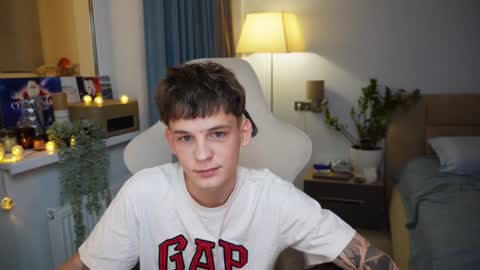 Snapshot of aiko_miracle chatting on 12-16-24, 03:22 birthday here online show from 12-16-24, 03:22