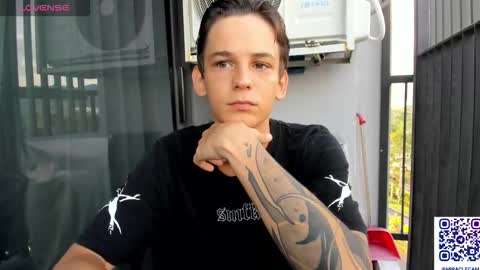 Snapshot of aiko_miracle chatting on 10-15-25, 12:00 birthday here online show from 10-15-25, 12:00