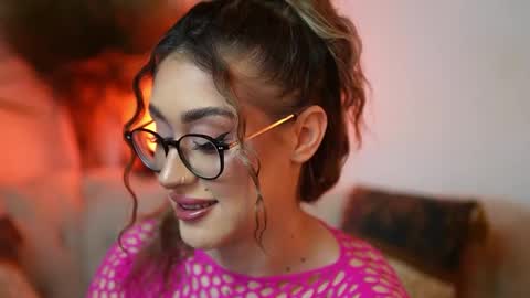Snapshot of aileenaxa chatting on 05-15-26, 08:16 Aileen online show from 05-15-26, 08:16