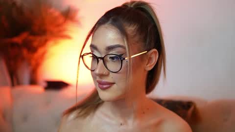 Snapshot of aileenaxa chatting on 06-10-26, 08:41 Aileen online show from 06-10-26, 08:41