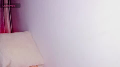 Snapshot of aili_queen chatting on 07-30-26, 01:54 Catalina online show from 07-30-26, 01:54