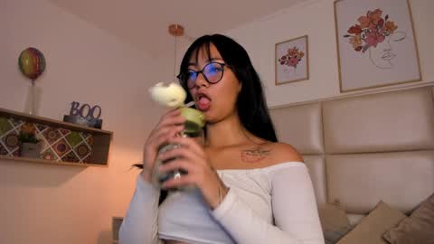 Aily Yozuko online show from 02-05-25, 02:51