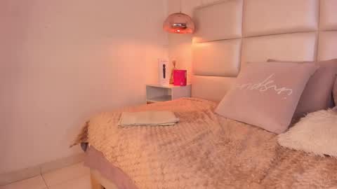 Aily Yozuko online show from 10-28-25, 02:59