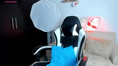 Ailyn  online show from 05-05-26, 04:09