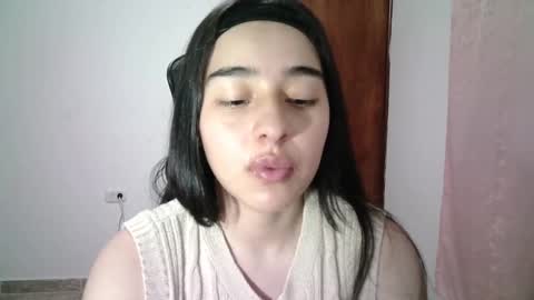 Snapshot of aineangeel chatting on 10-11-25, 12:43 AINE online show from 10-11-25, 12:43