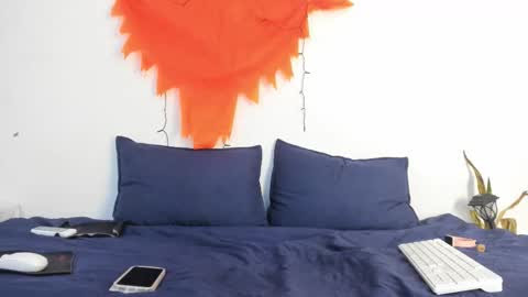 Ainoa  online show from 10-29-25, 08:10