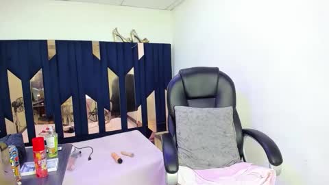 Aisha online show from 04-26-26, 03:26