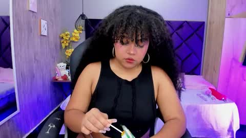 Snapshot of aisha_linh chatting on 11-12-25, 09:03 Aisha online show from 11-12-25, 09:03