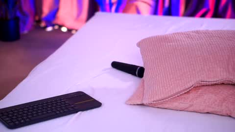 Lora online show from 01-06-25, 12:13