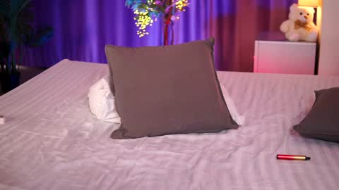 Lora online show from 02-03-25, 12:36