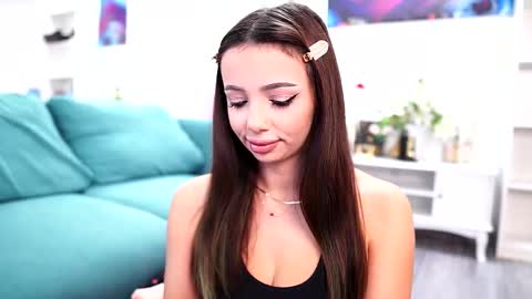 Aisha online show from 11-19-25, 10:26