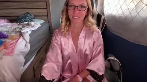 AJ online show from 04-28-26, 06:24