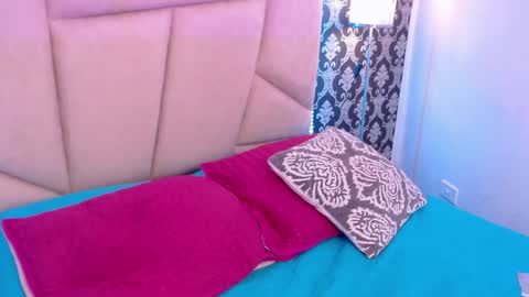 A K A N E  U W U online show from 01-07-25, 03:23