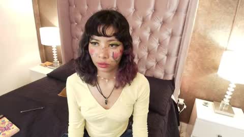 A K A N E  U W U online show from 02-25-25, 04:42