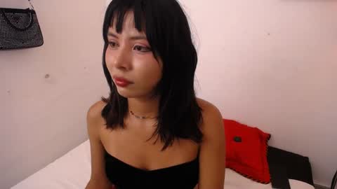A K A N E  U W U online show from 05-31-26, 06:09
